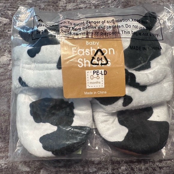 None Other - Baby Cow Slippers – Soft Plush – Non-Slip – Size 0–6 Months – New